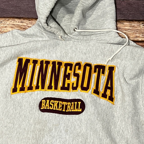 Minnesota Golden Gophers Basketball Vintage Hoodie Pullover Sweatshirt - Picture 2 of 3